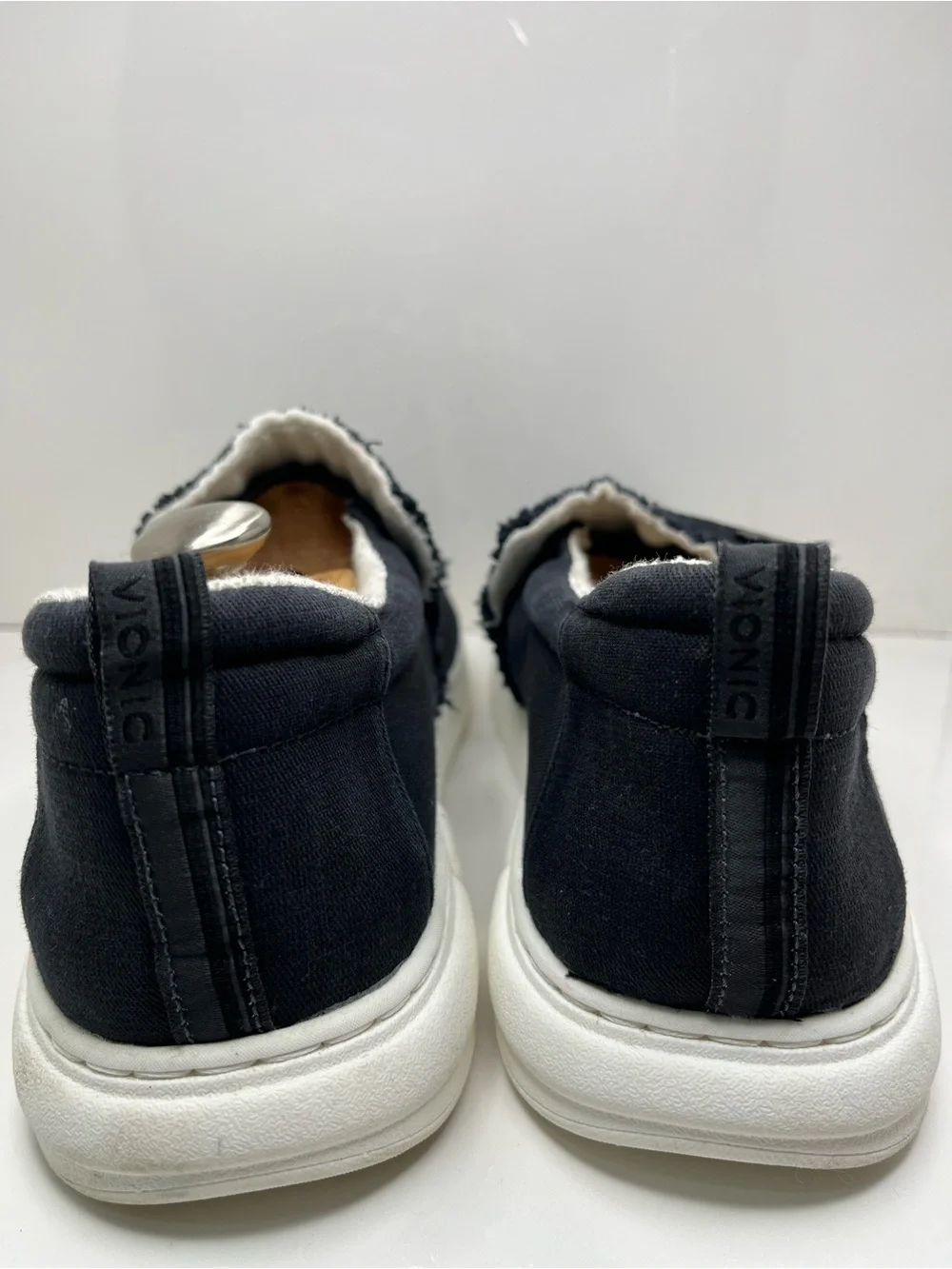 Vionic Beach Seaview Men's Sneakers Loafers Slip Ons Size US 11.5 Black Textile